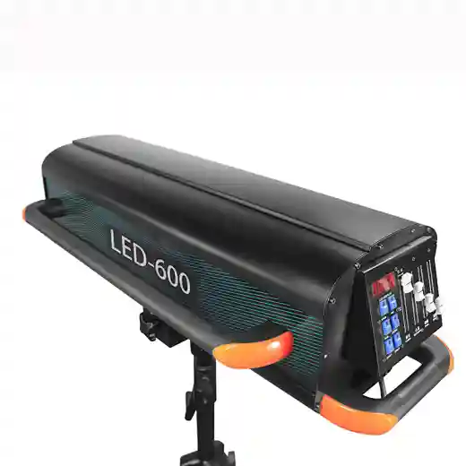 Outdoor Waterproof 600W LED Follow Spot Light DMX512 Control IP65 Rating with Stand and Flightcase